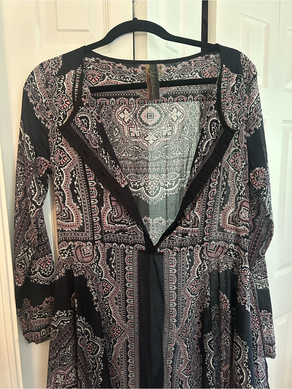 Aratta Silent JourneyBlack Paisley Print Long Sleeve Tunic - Picture 6 of 6